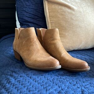 COPY - Born Booties sz 11